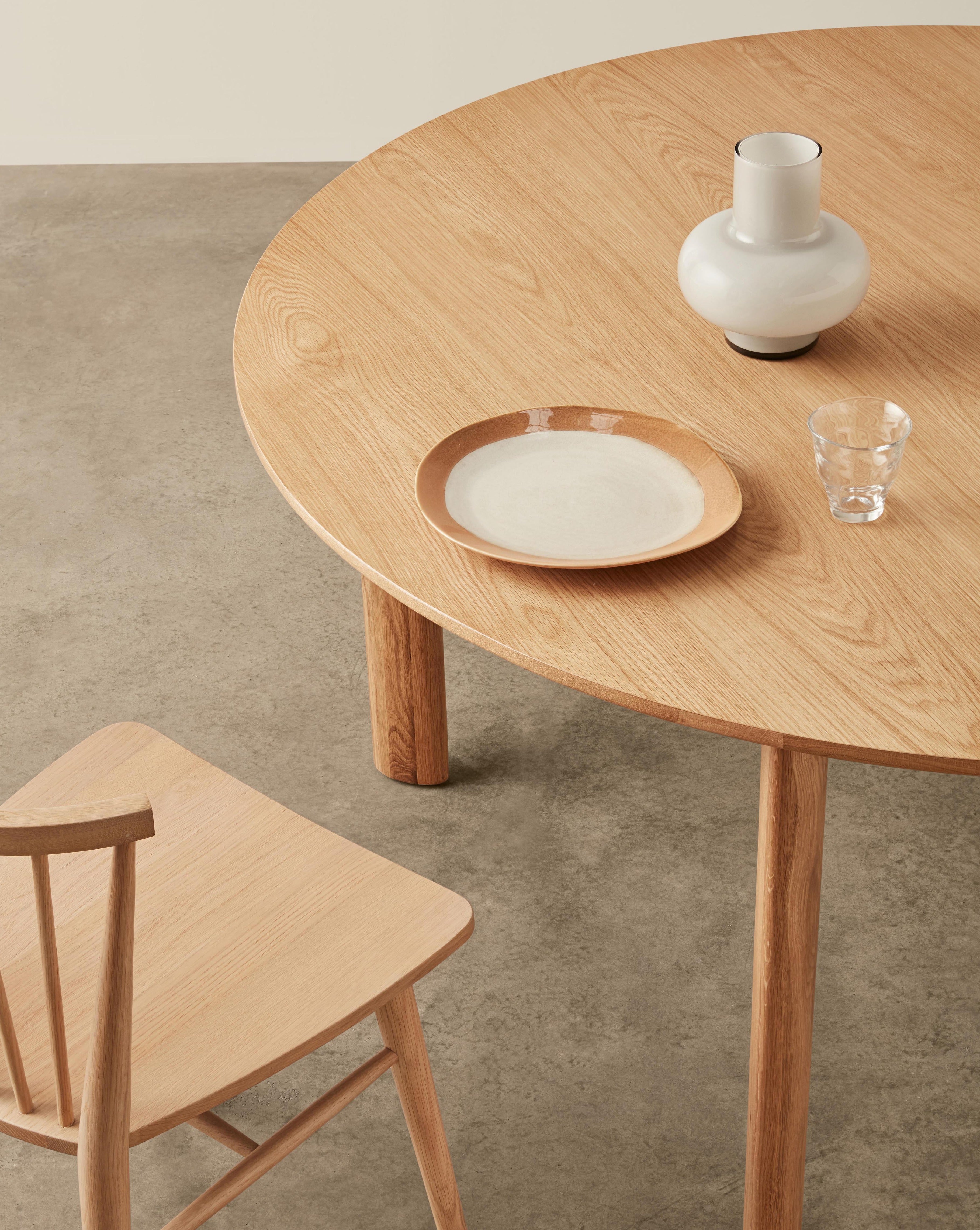 Eclipse Round Dining Table - Oak - Milk & Sugar