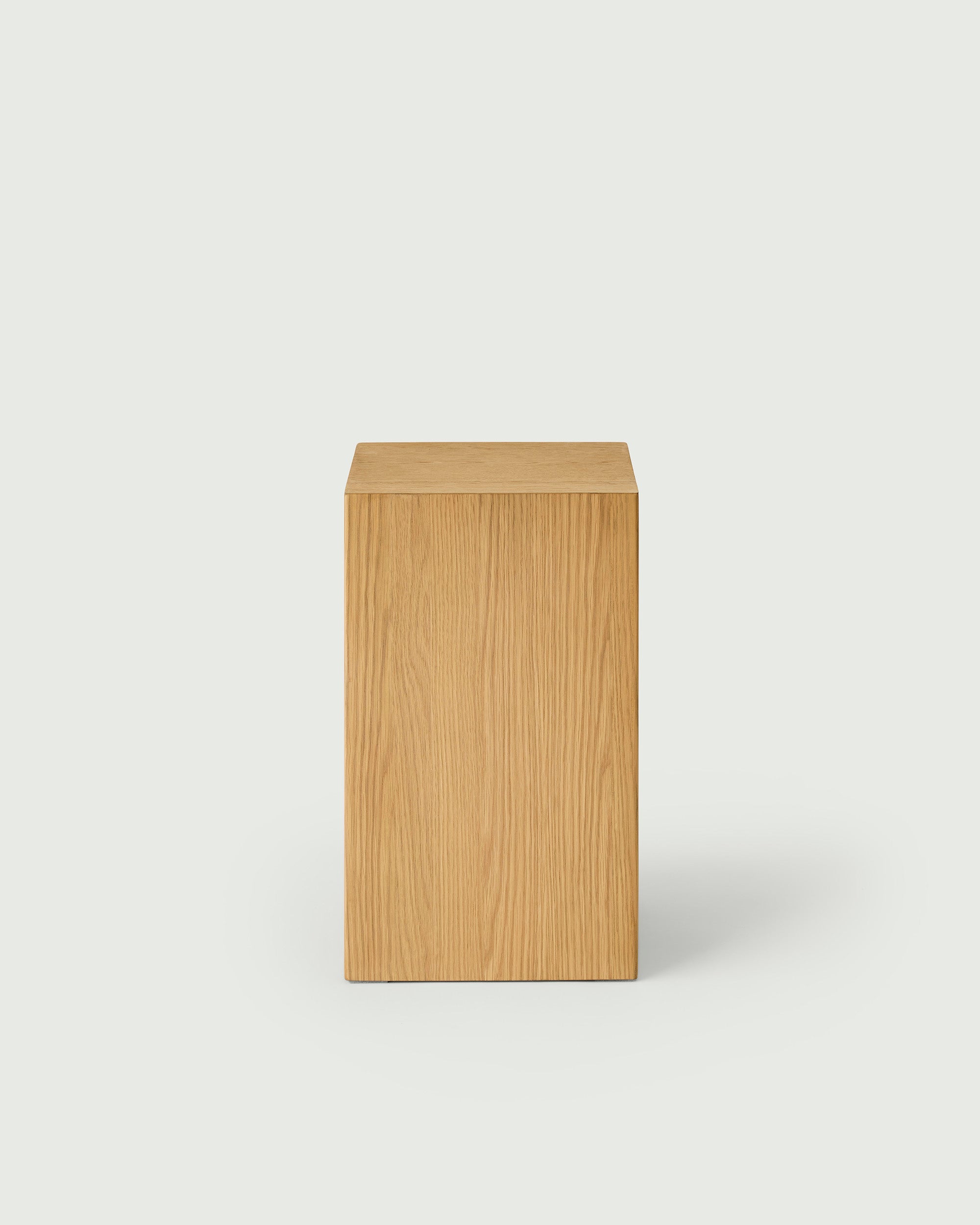 Leo Short Plinth Light Oak - Milk & Sugar