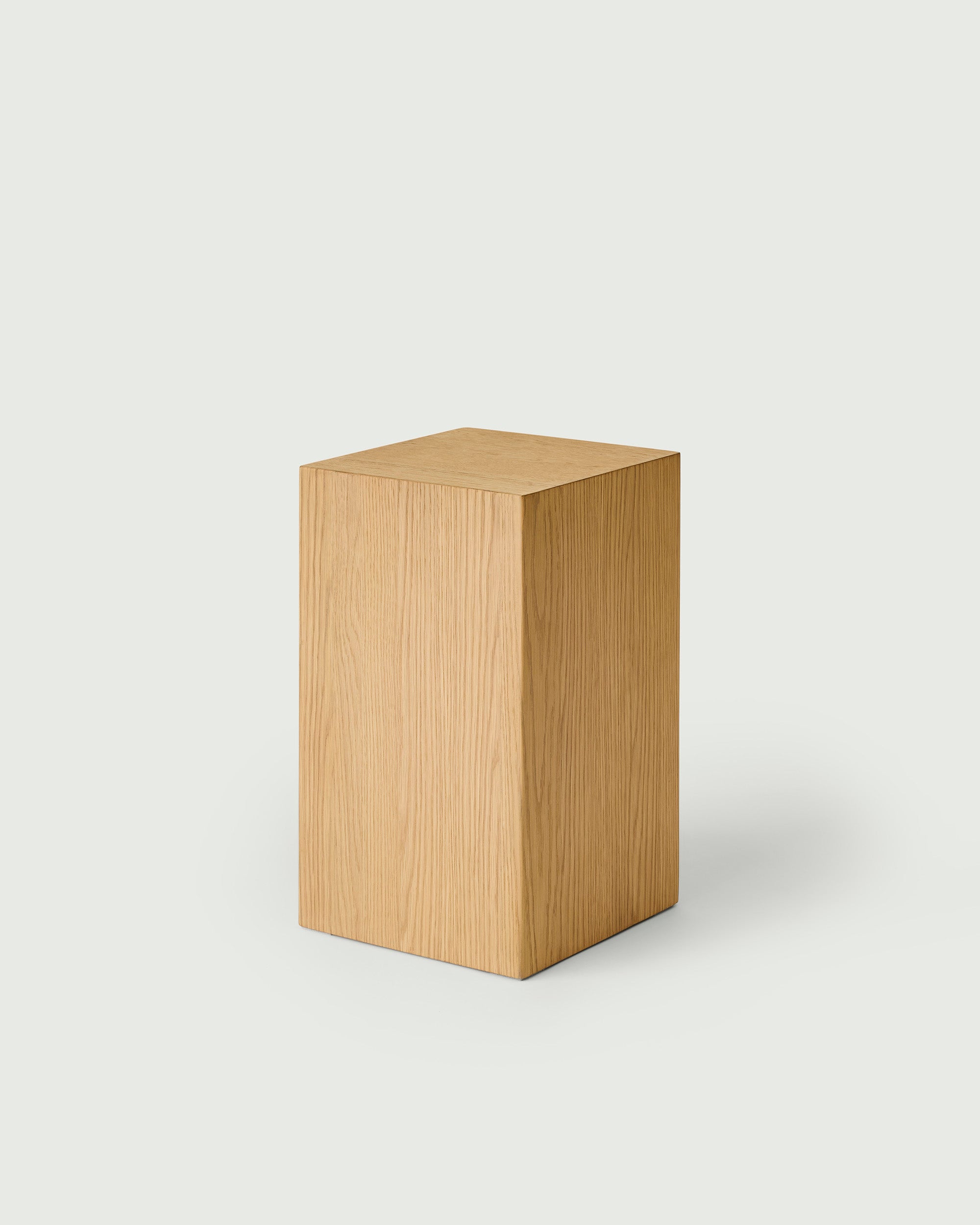 Leo Short Plinth Light Oak - Milk & Sugar