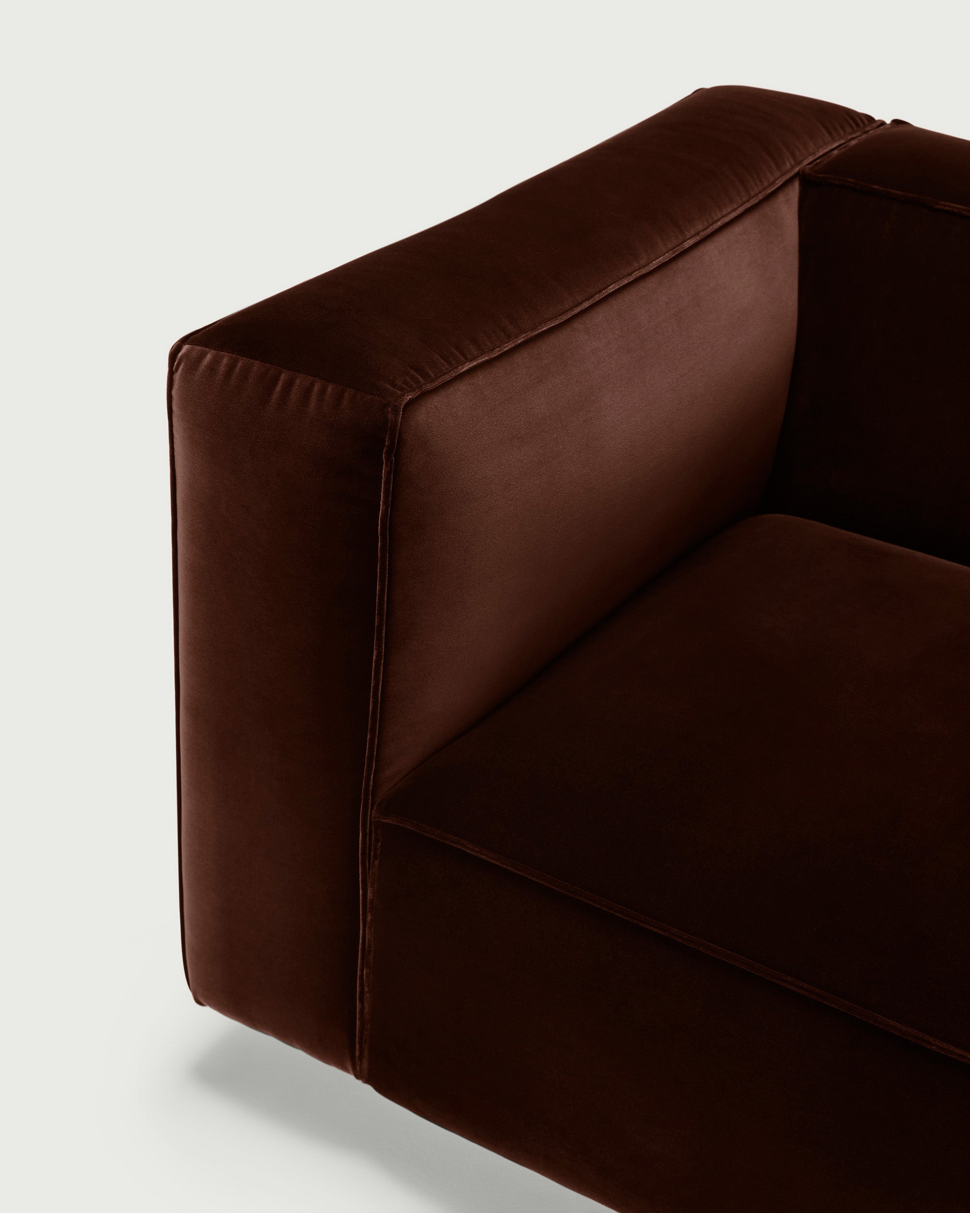 Alma Sofa - Clove Java