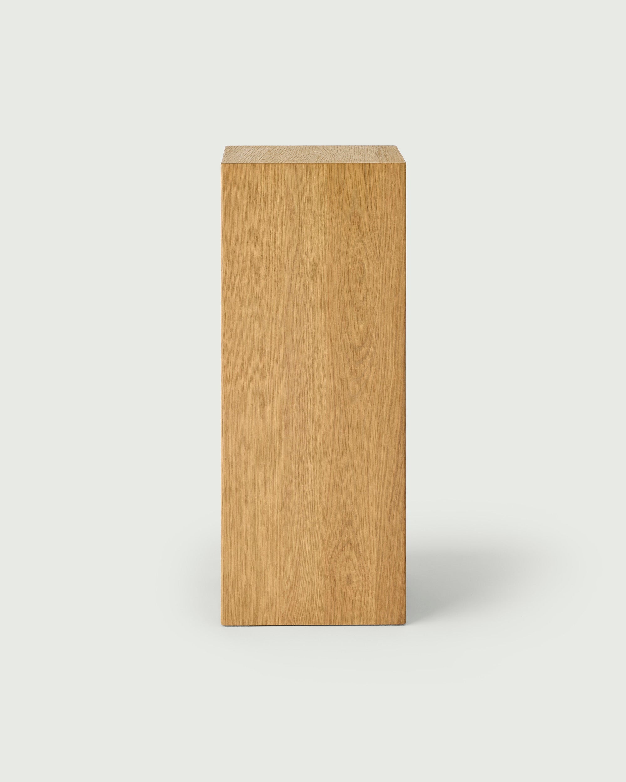 Leo Tall Plinth Light Oak