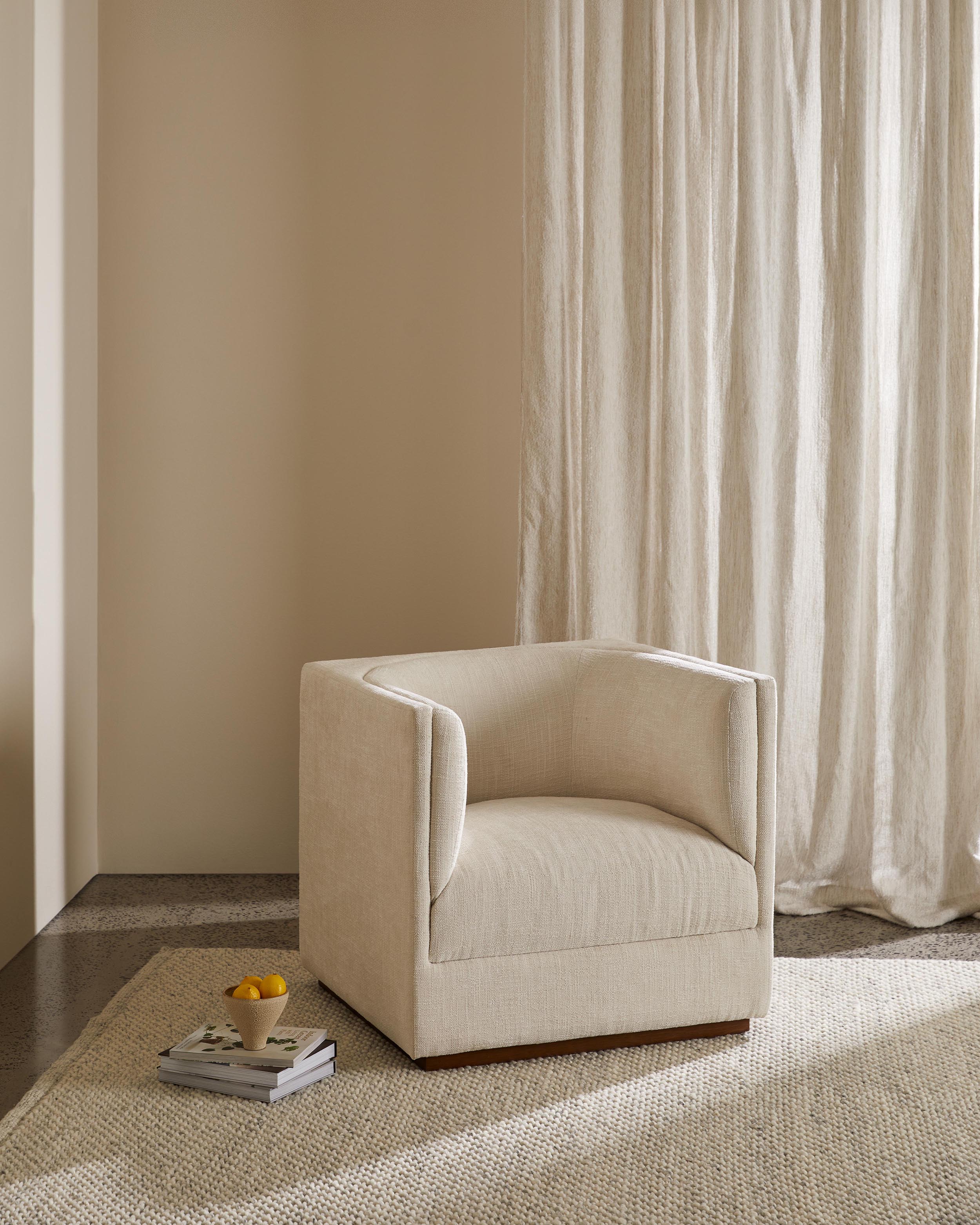 Pia Armchair Chalk